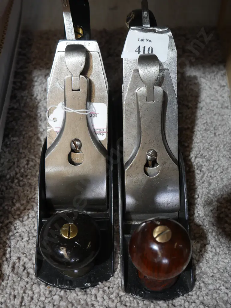 2 metal wood planes Image 1++