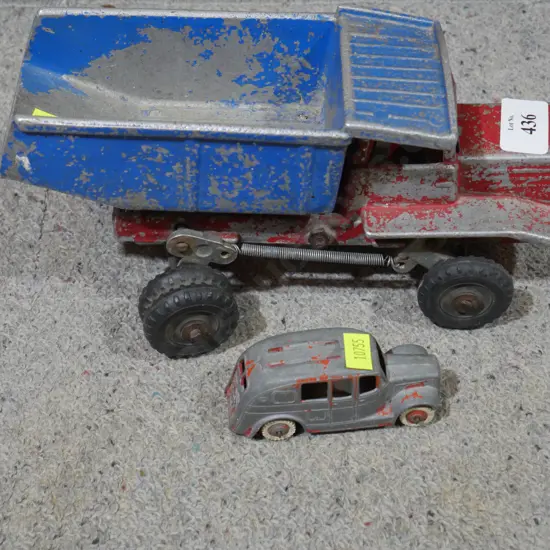 McKenzie & Bannister truck, Corgi car