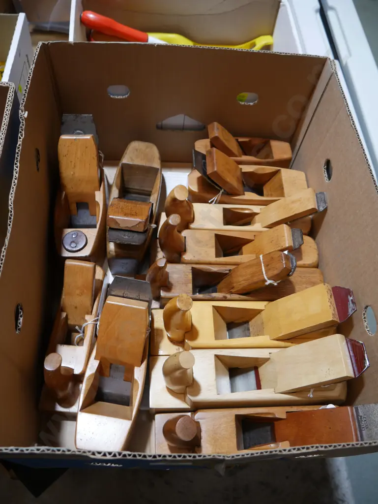 Assorted wood planes Image 1++