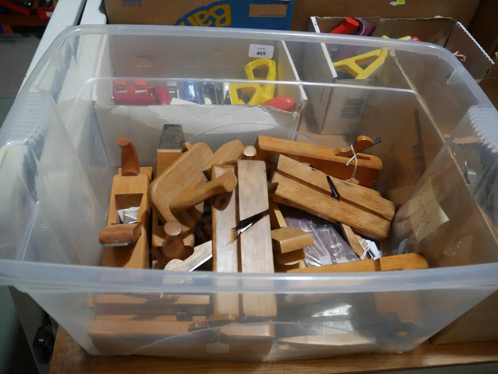 Assorted wood planes Image 1++