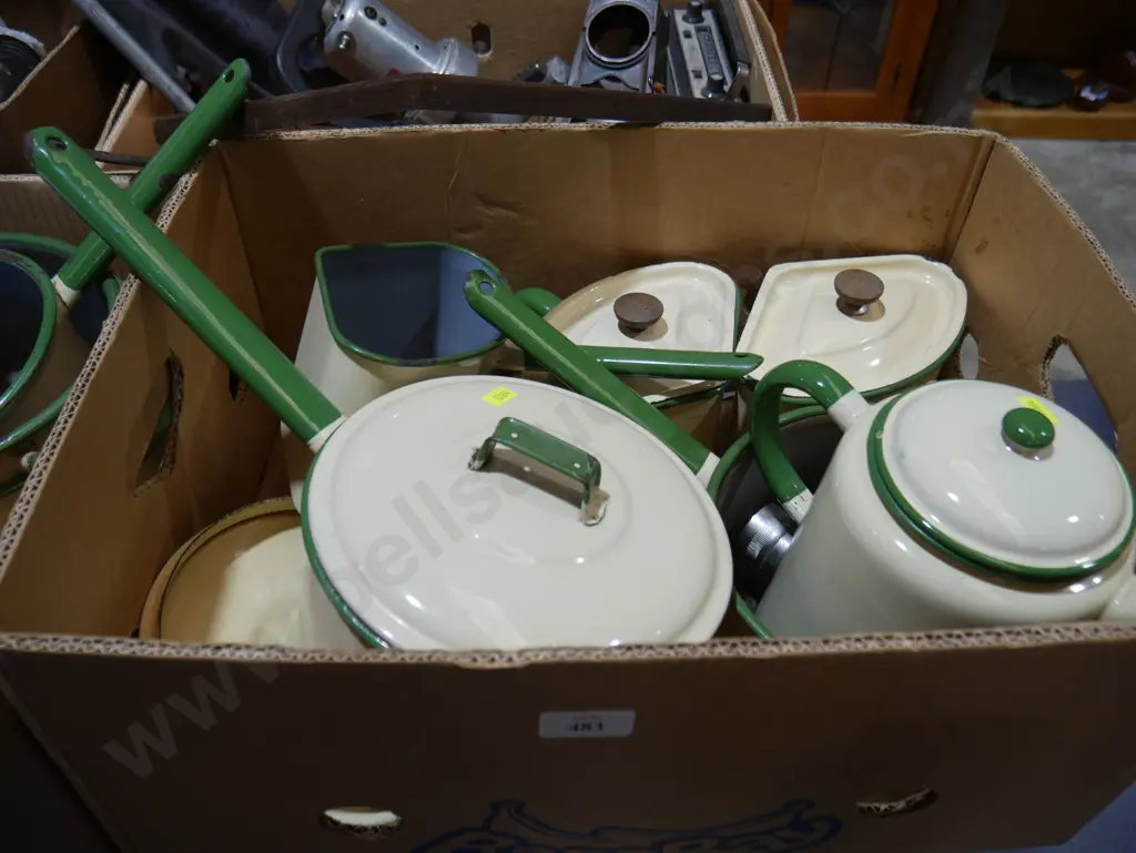 Enamel cookware and kettle Image 1++