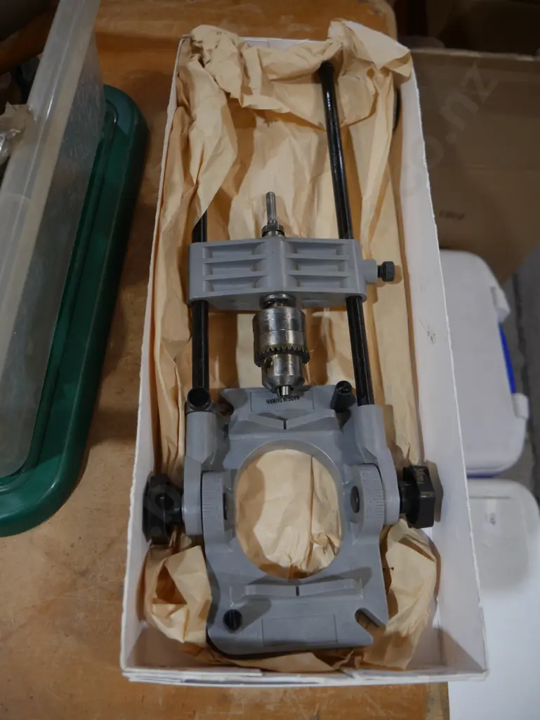 Adjustable drill guide Image 1++