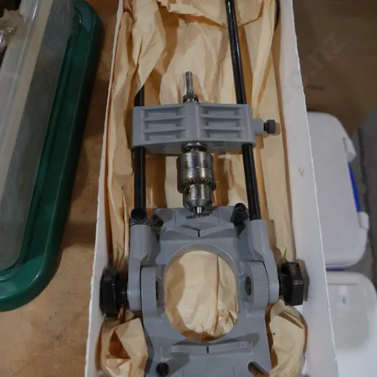 Adjustable drill guide