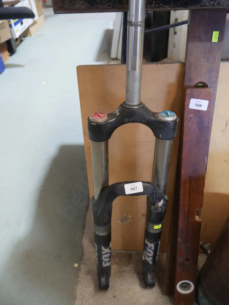 Fox front suspension for mountain bike Image 1++