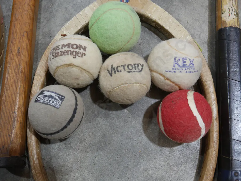 Vintage tennis rackets Image 1++