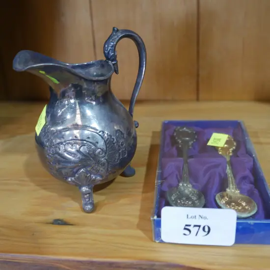 Ep creamer and 2 teaspoons