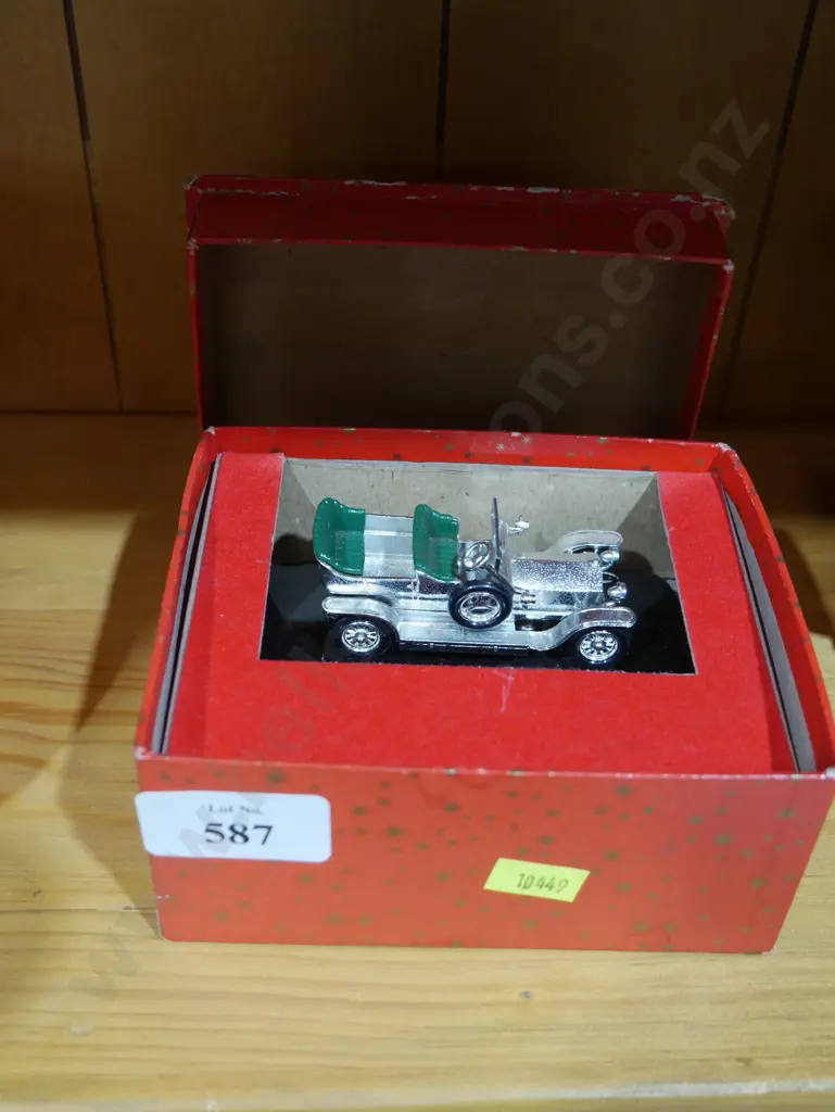 Car ashtray Image 1++