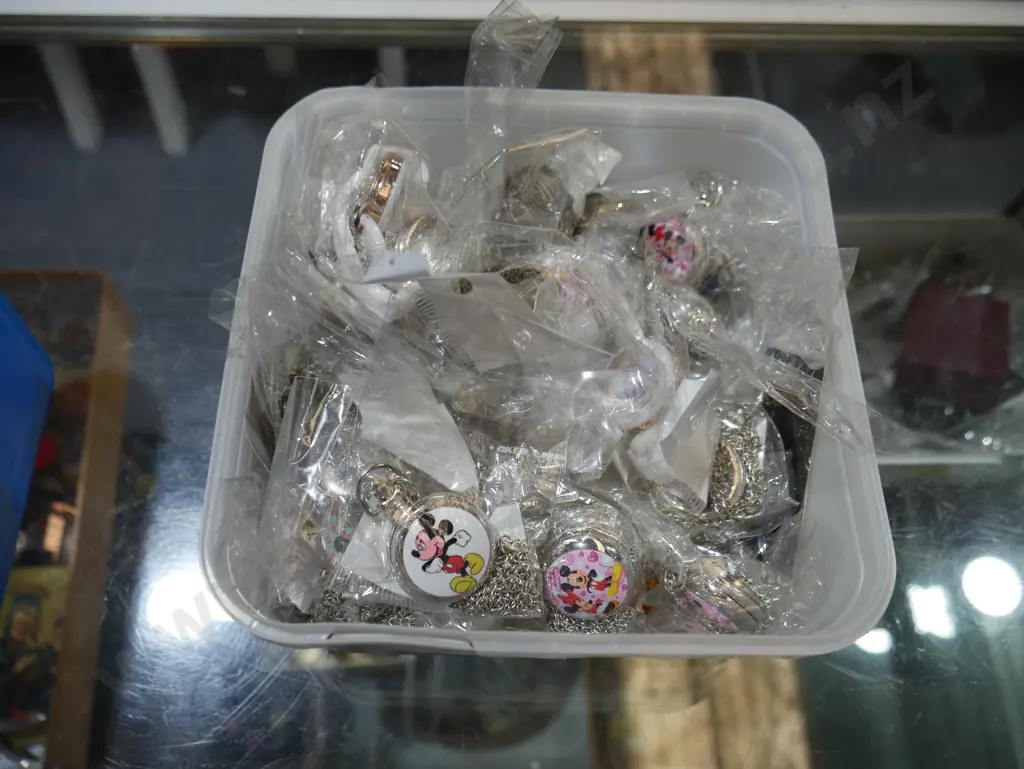 Assorted costume jewellery Image 1++