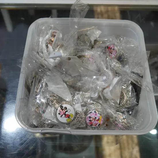 Assorted costume jewellery