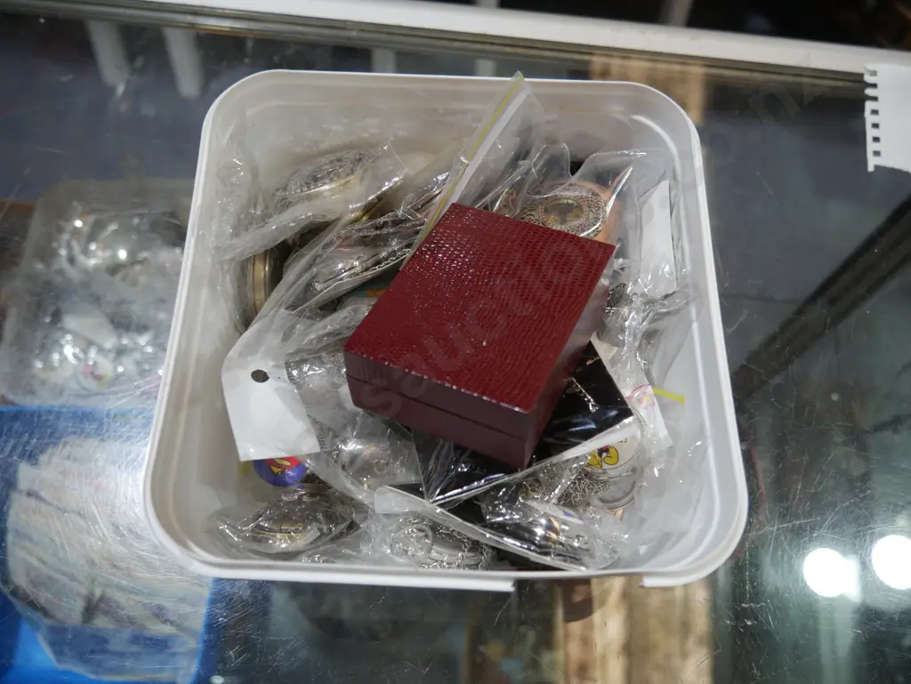 Costume jewellery Image 1++