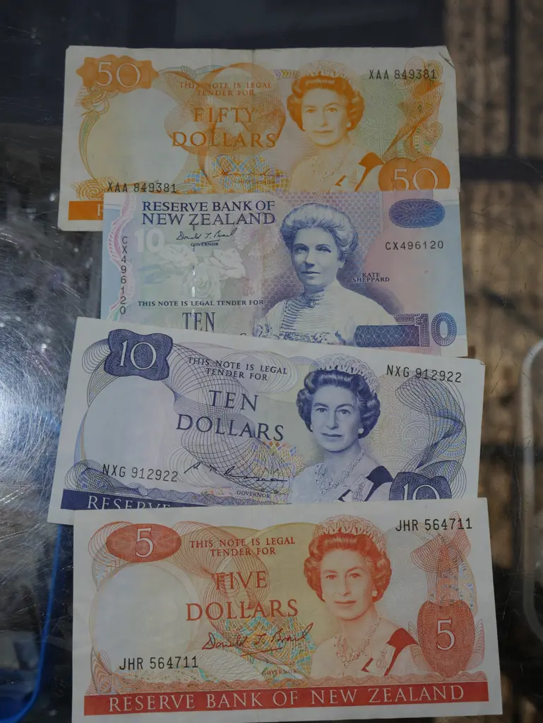 NZ bank notes - $50, 2x $10, and $5 Image 1++