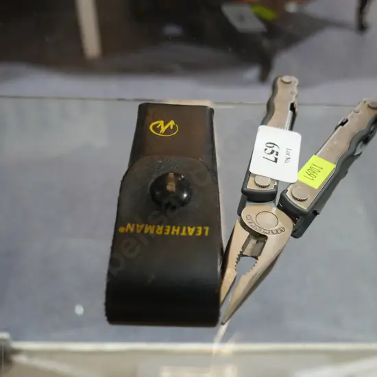 Leather man multi tool in case