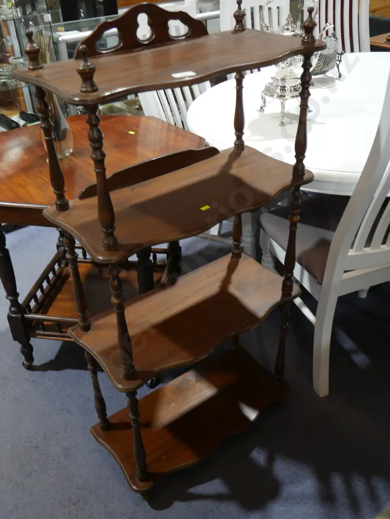 Display shelves Image 1++