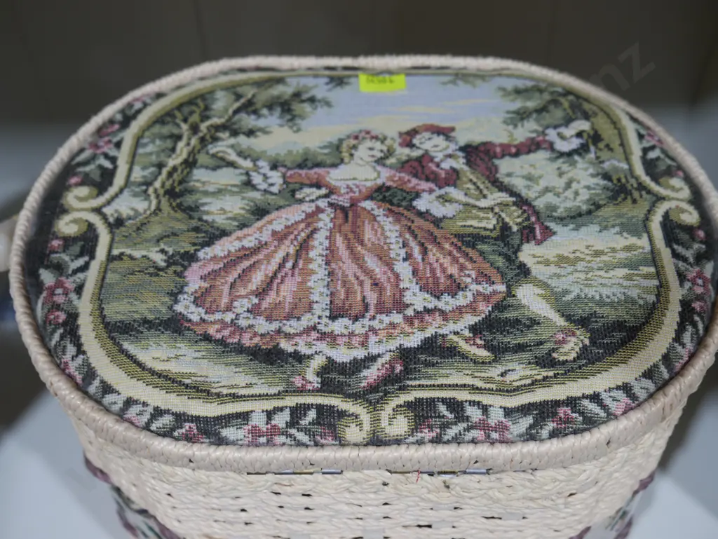 Sewing box Image 1++