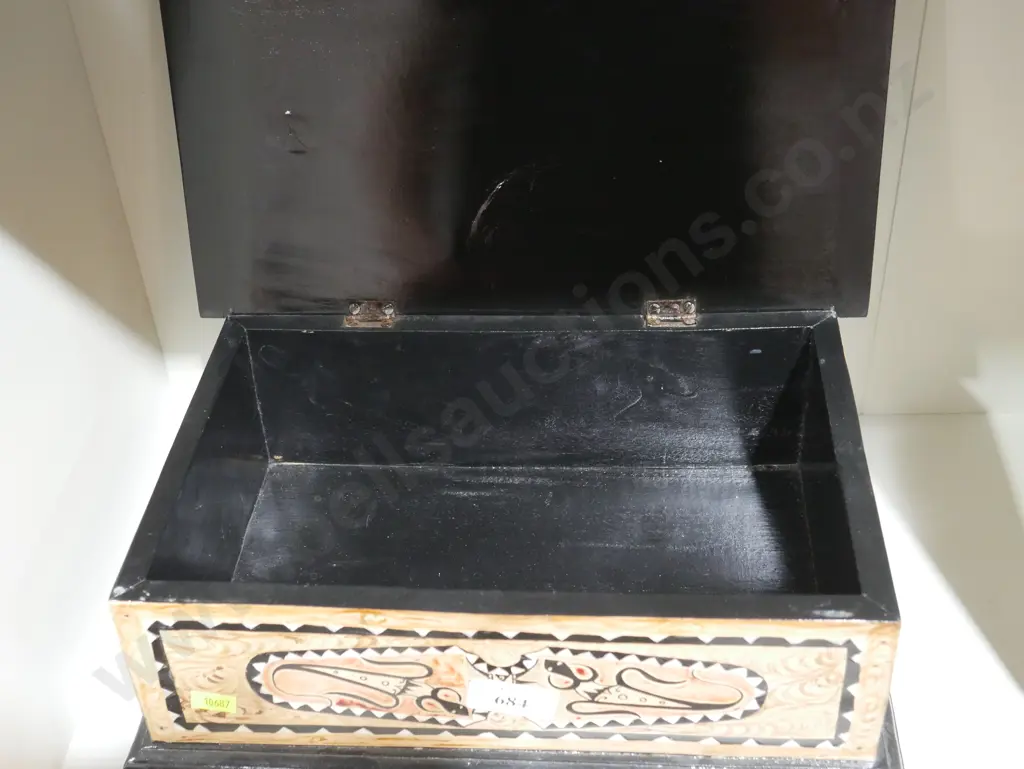 Aboriginal box Image 1++