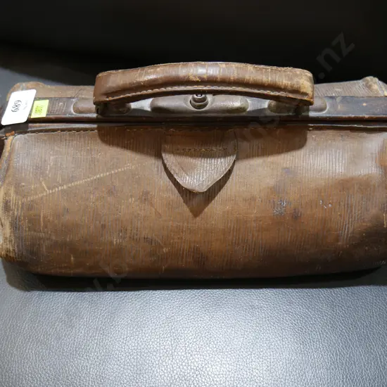 Leather bag