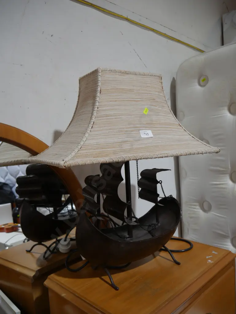 Ship table lamp Image 1++