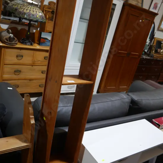 Wall hanging bookcase