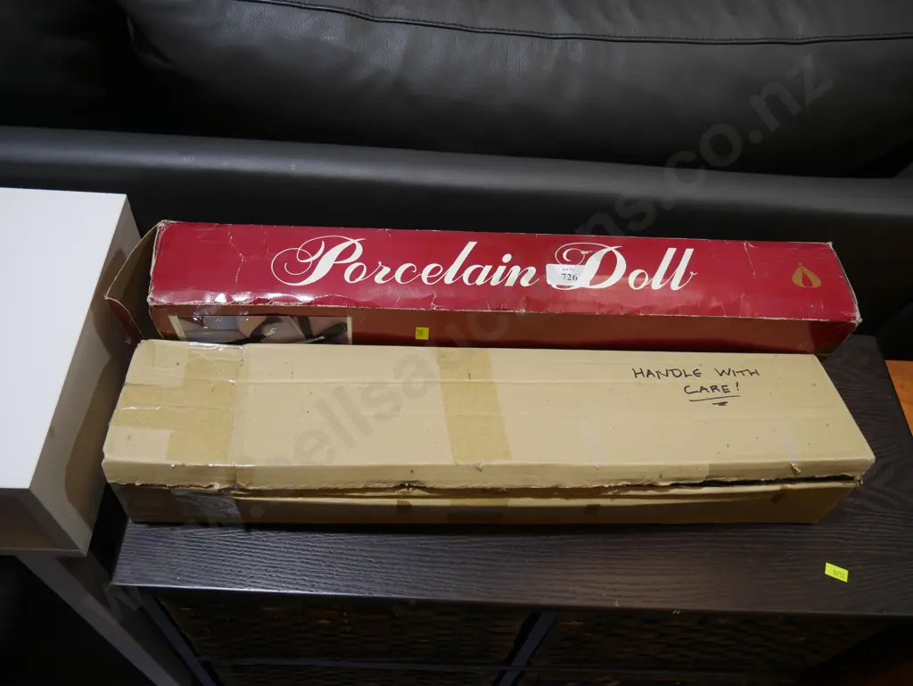 Porcelain doll Image 1++