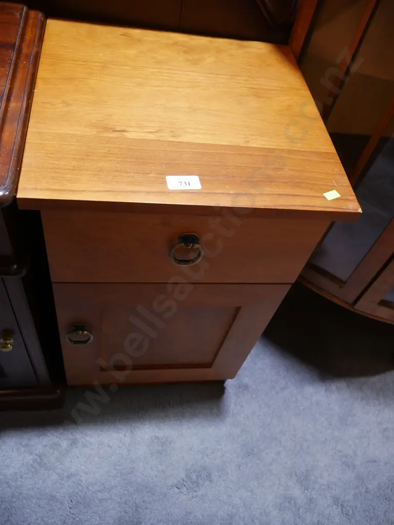 Bedside cabinet Image 1++