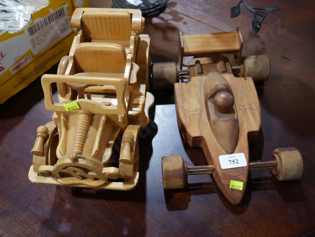 2 wooden cars Image 1++