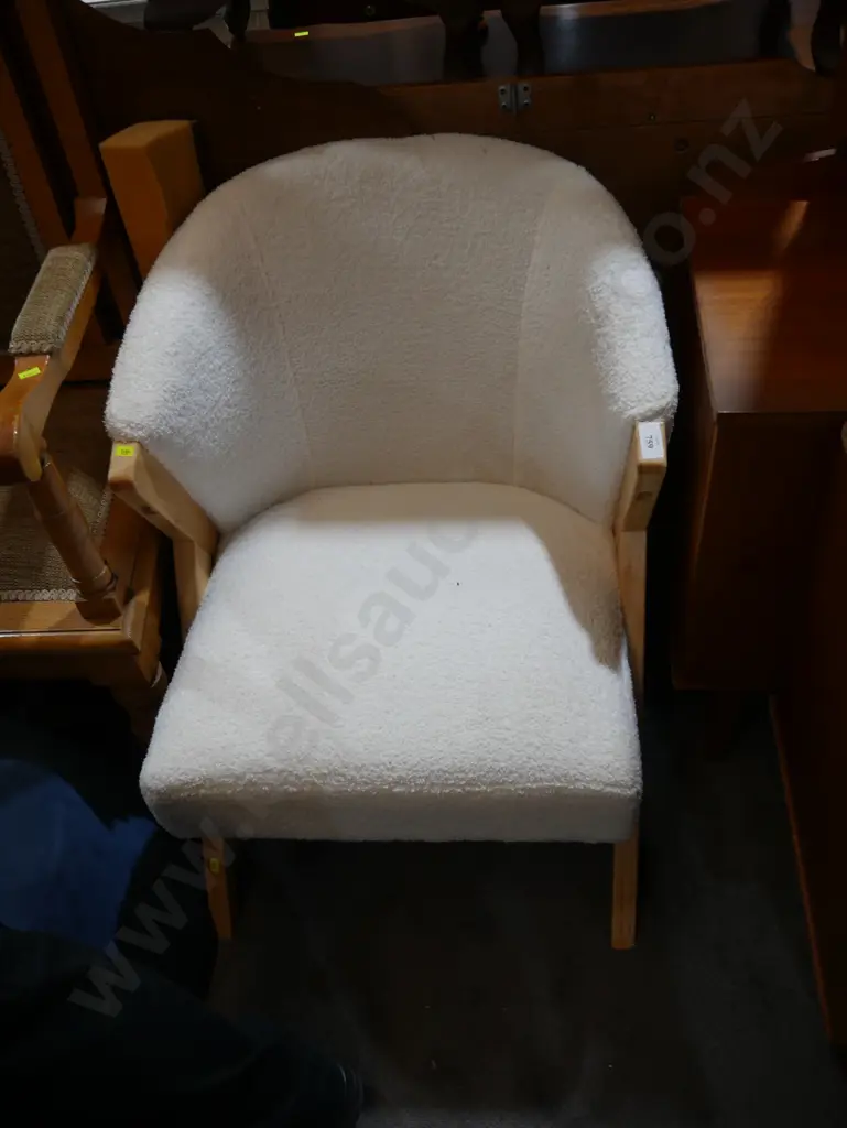 Fleece accent chair Image 1++