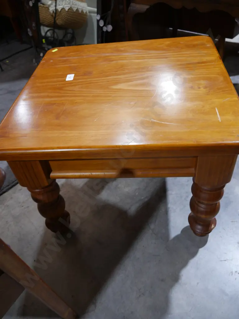 Coffee table Image 1++