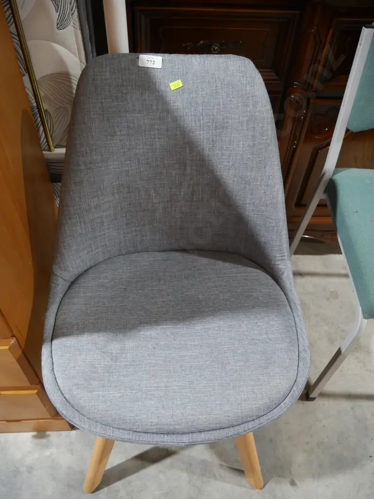 Modern upholstered dining chair Image 1++