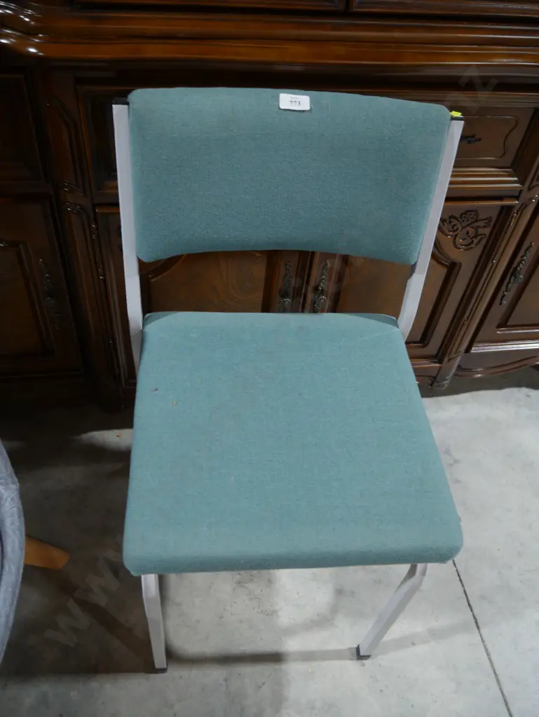 Upholstered dining chair Image 1++