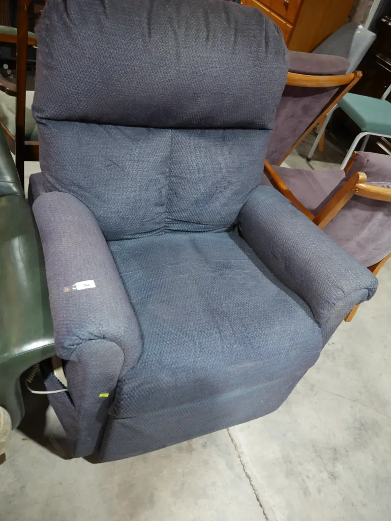 Blue electric armchair Image 1++