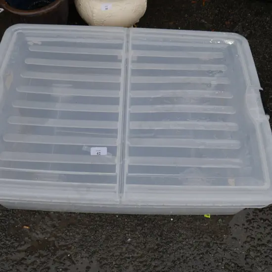Plastic storage containers