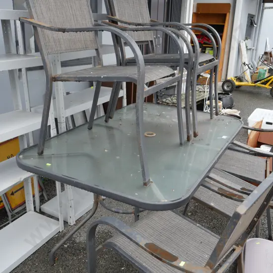 Outdoor table and 6 chairs