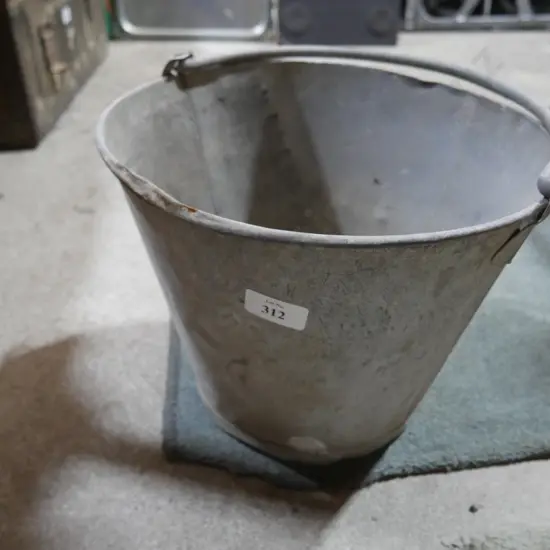 Metal bucket