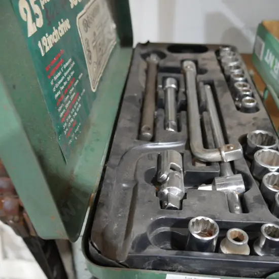 Socket wrench set