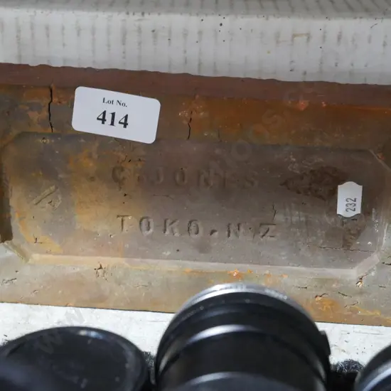 Jones half size brick