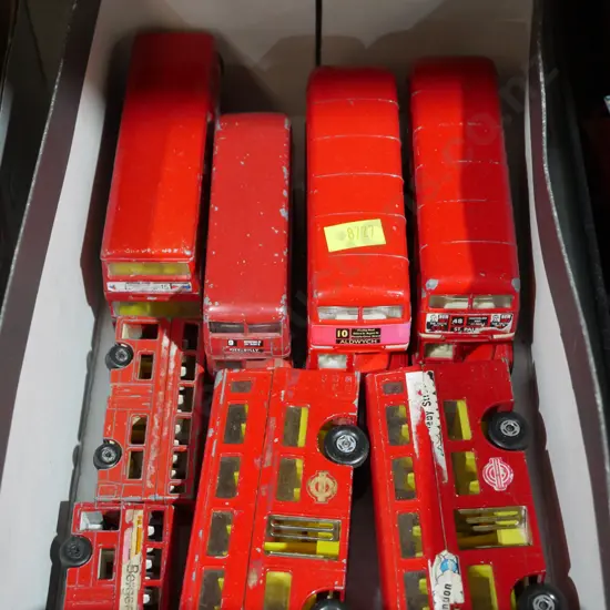 London buses double deckers