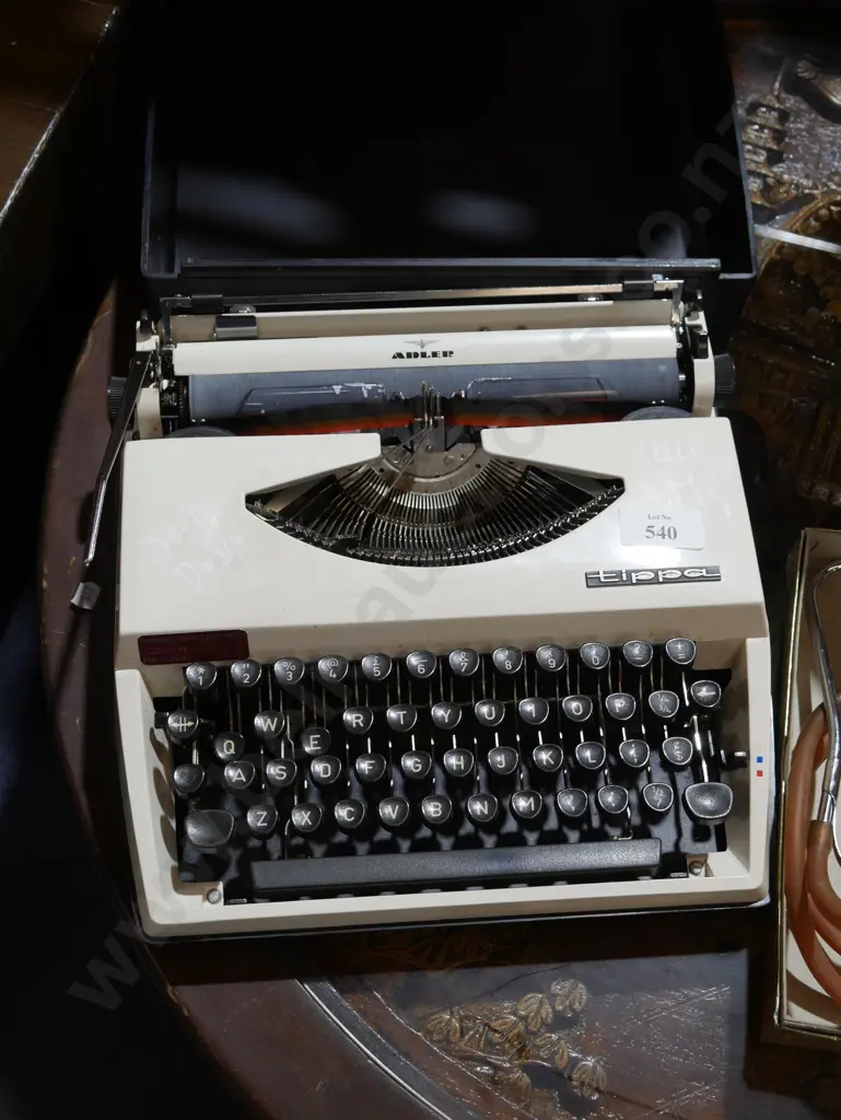 Type writer Image 1++