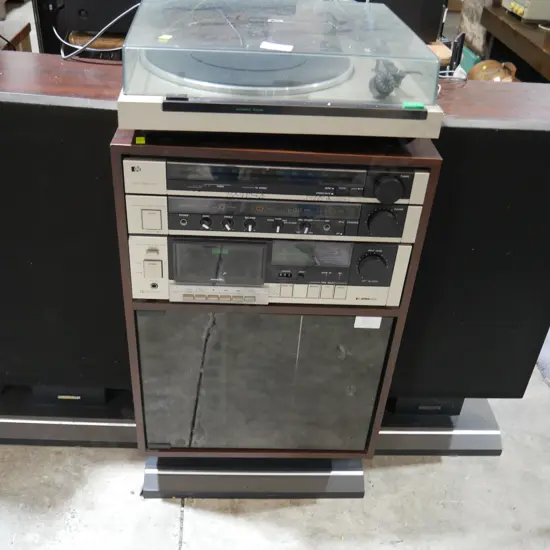 Pye stereo and speakers