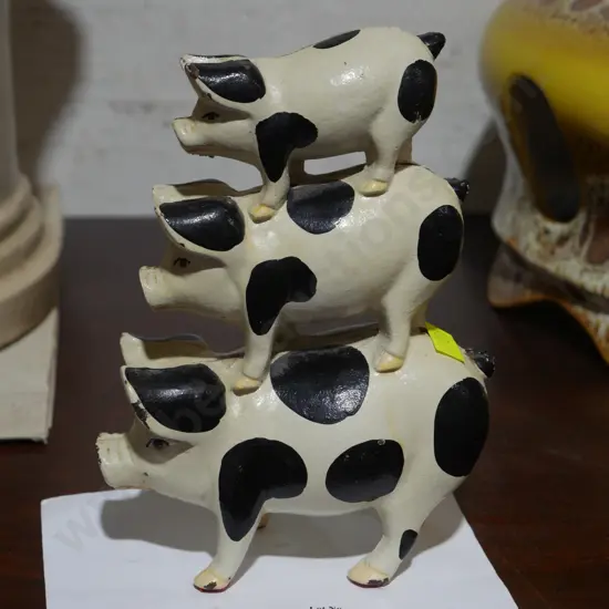 Cast metal 3 pig ornament