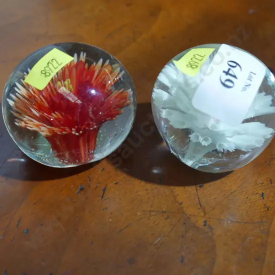 2 glass paperweights