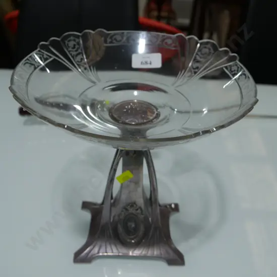 Centrepiece bowl on pedestal