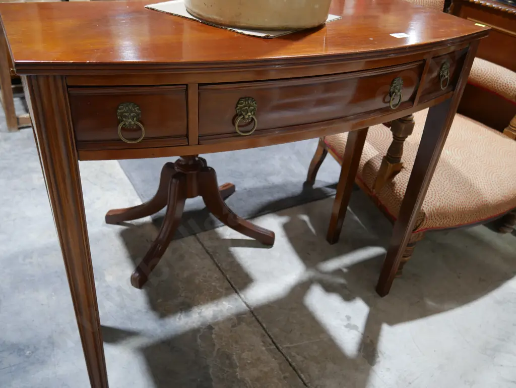 Hall table Image 1++