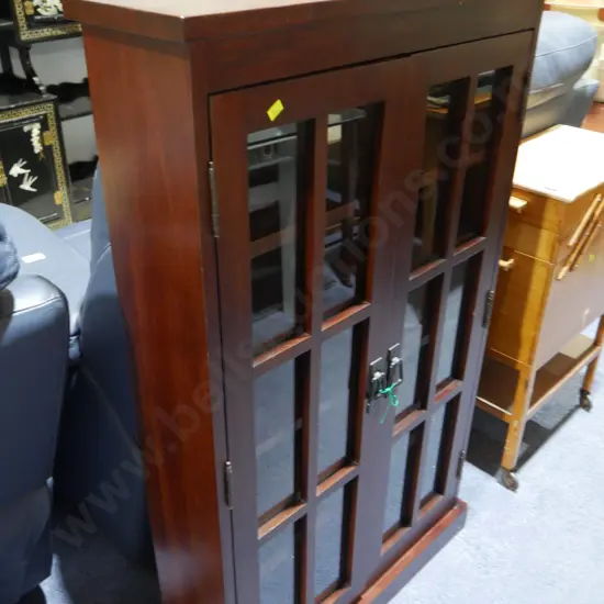 Compact display cabinet