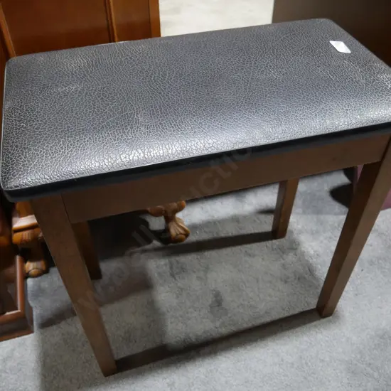 Piano stool