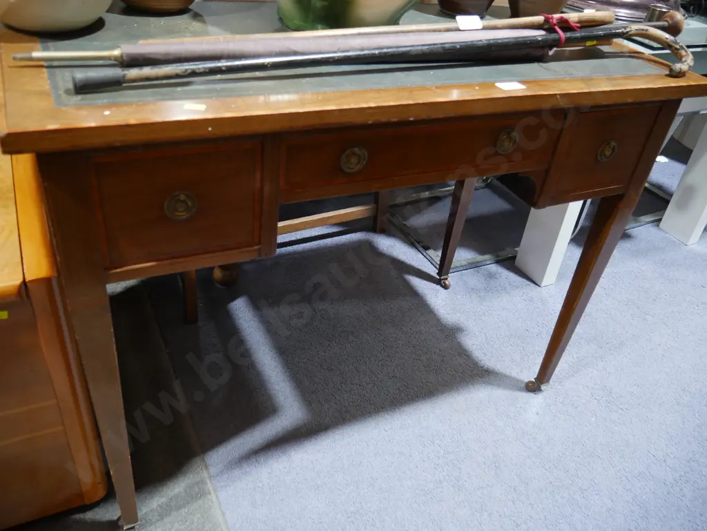 Hall table, leather top Image 1++