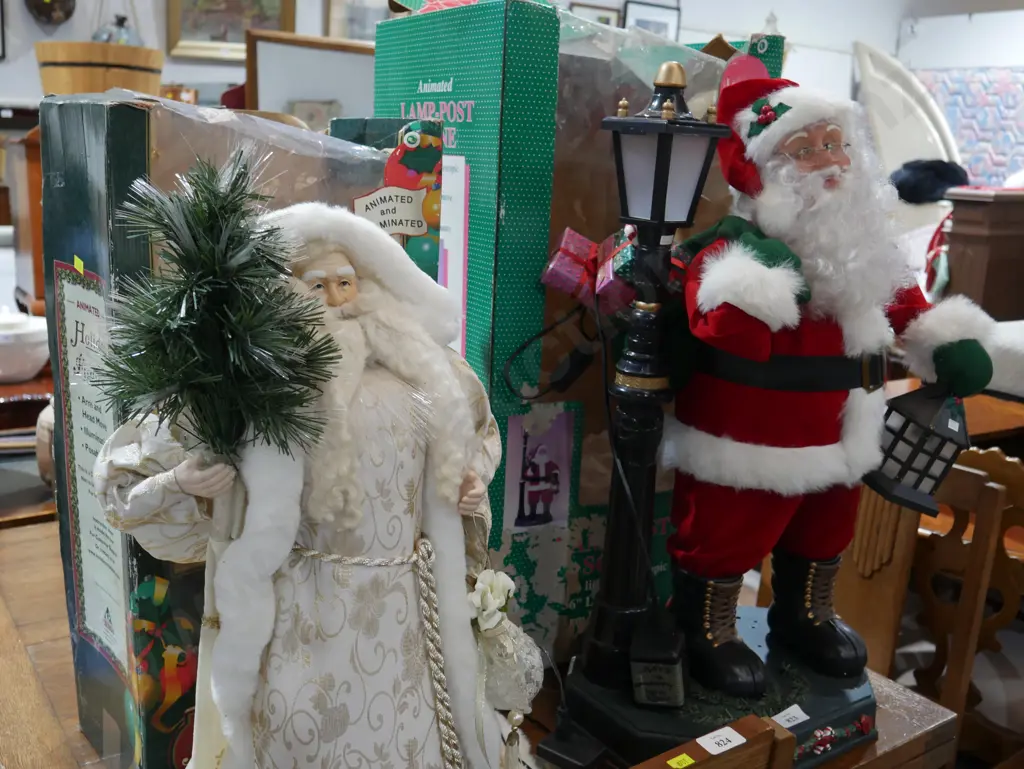 2 large Santas Image 1++