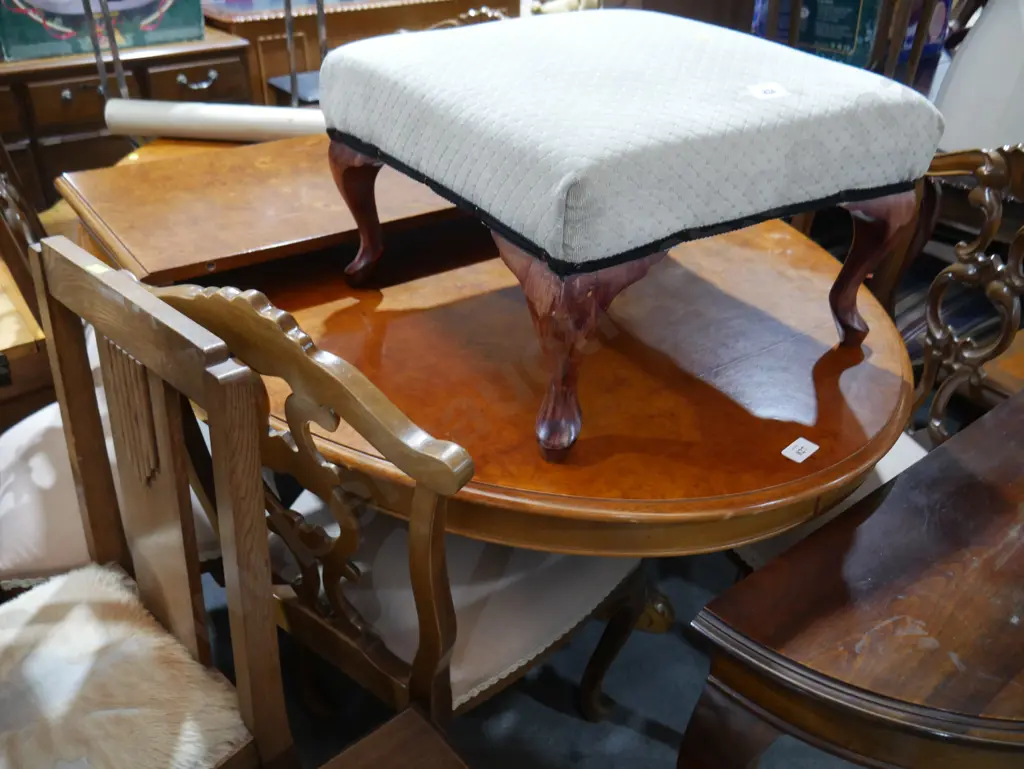 Oval dining table & 6 chairs Image 1++