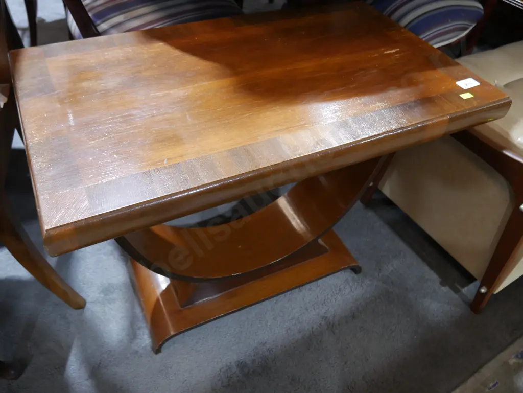 Side table Image 1++