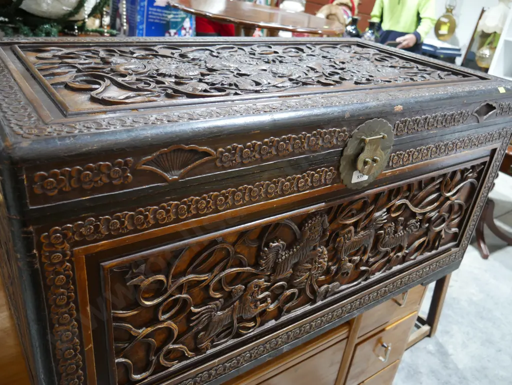 Camphor wood chest Image 1++