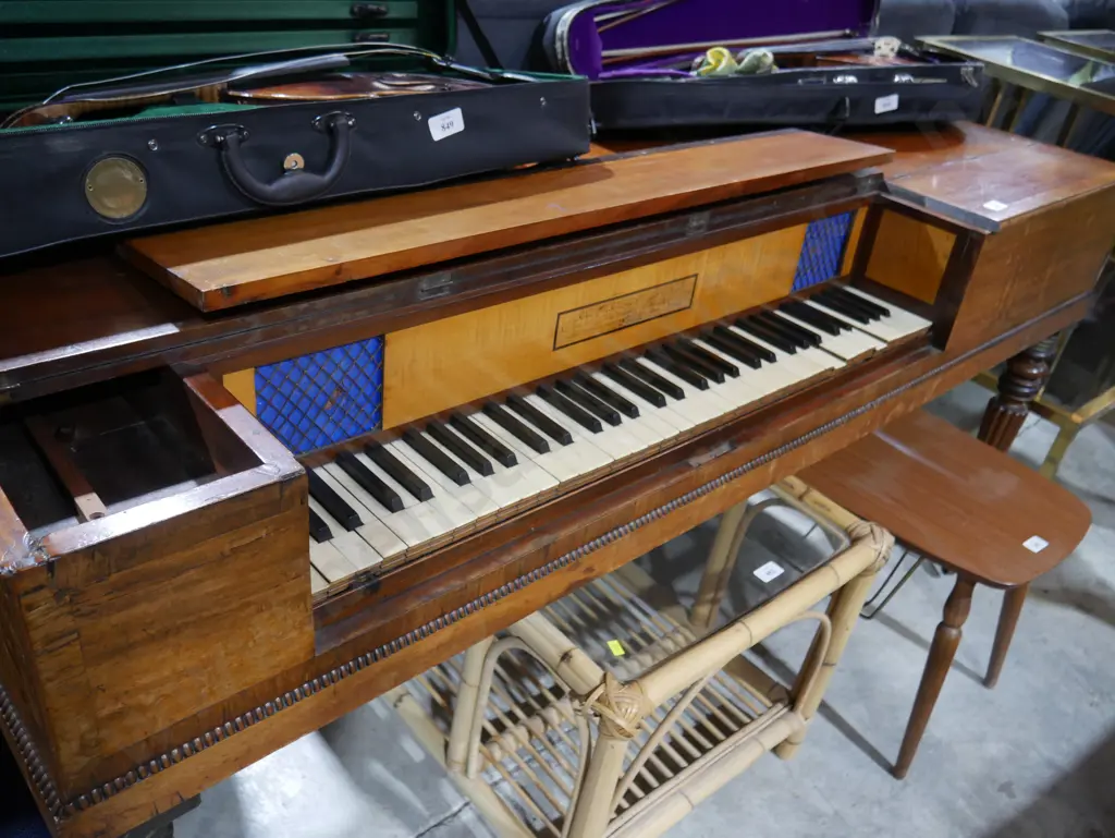 Very old piano Image 1++